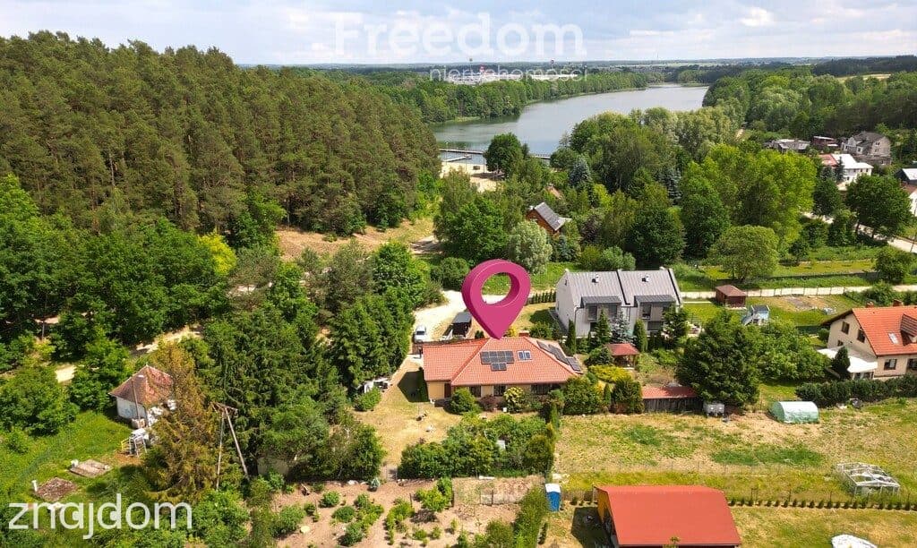 Piękny i przytulny dom na jeziorem