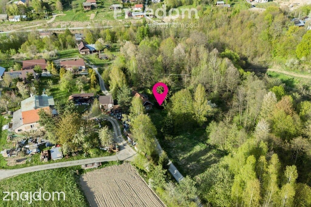 Drewniany dom z dużą działką, 2 WZ w tokiu - zdjęcie 11
