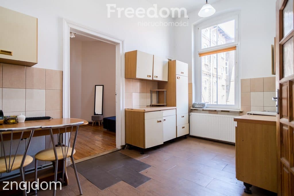 Przestronne mieszkanie 90 m² w starej kamienicy - zdjęcie 8