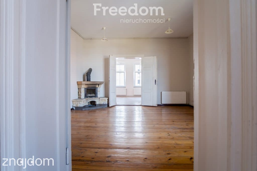 Przestronne mieszkanie 90 m² w starej kamienicy