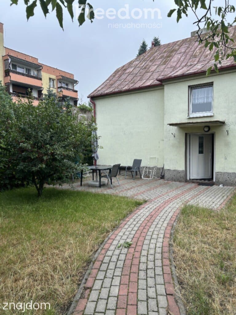 Dom w centrum z dużym ogrodem! - zdjęcie 4