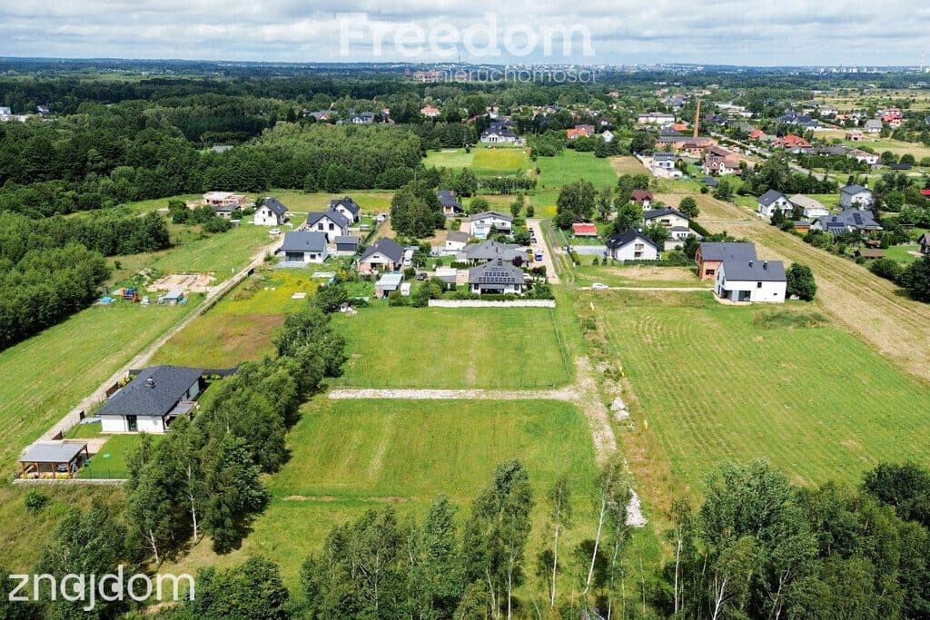 Działka budowlana 888 m² - zdjęcie 2