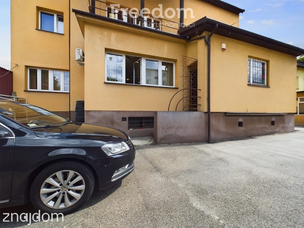 Obiekt handlowo usługowy na dużej działce - zdjęcie 12