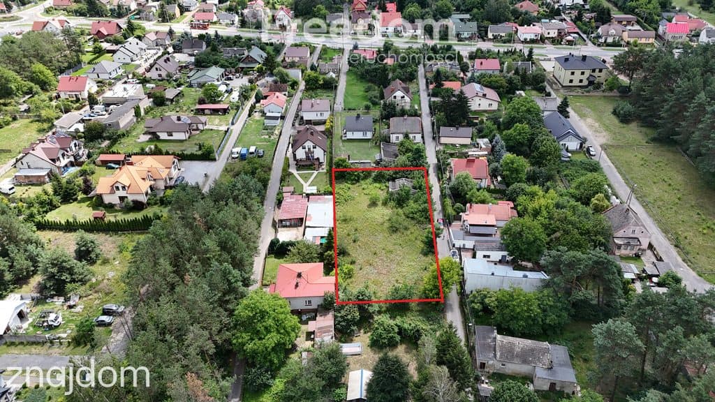 Niewielki dom na działce budowlanej - zdjęcie 7