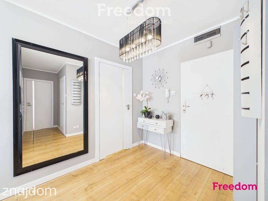 Apartament klasy Premium w sercu Koszalina - garaż - zdjęcie 9