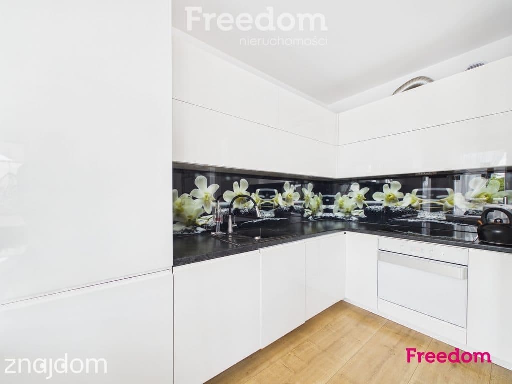 Apartament klasy Premium w sercu Koszalina - garaż - zdjęcie 3