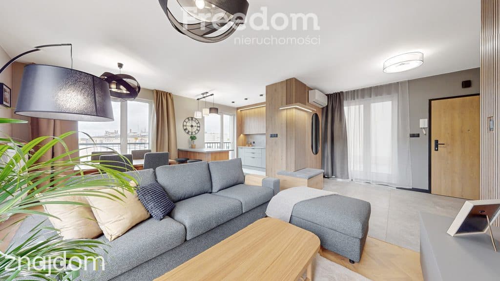Czteropokojowy apartament z tarasem - Centrum