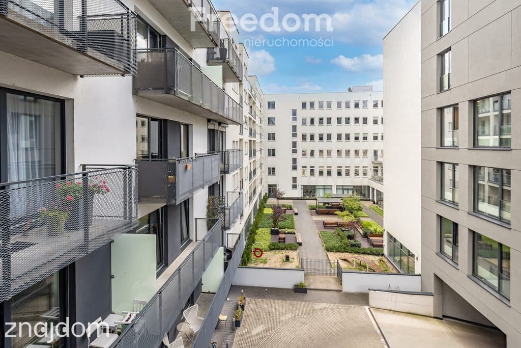 Apartament z widokiem na Ratusz i dwoma balkonami - zdjęcie 16