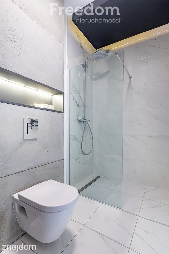 Apartament z widokiem na Ratusz i dwoma balkonami - zdjęcie 12