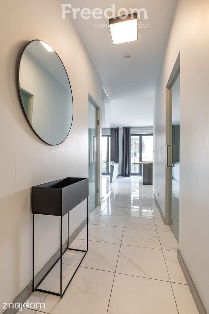 Apartament z widokiem na Ratusz i dwoma balkonami - zdjęcie 10