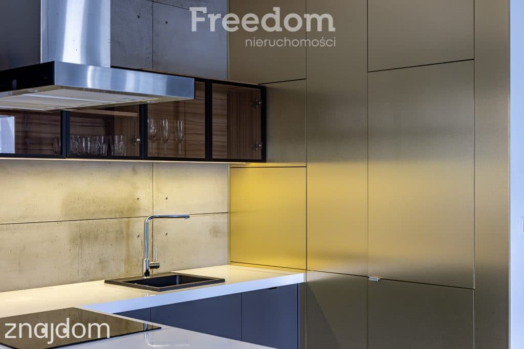Apartament z widokiem na Ratusz i dwoma balkonami - zdjęcie 5
