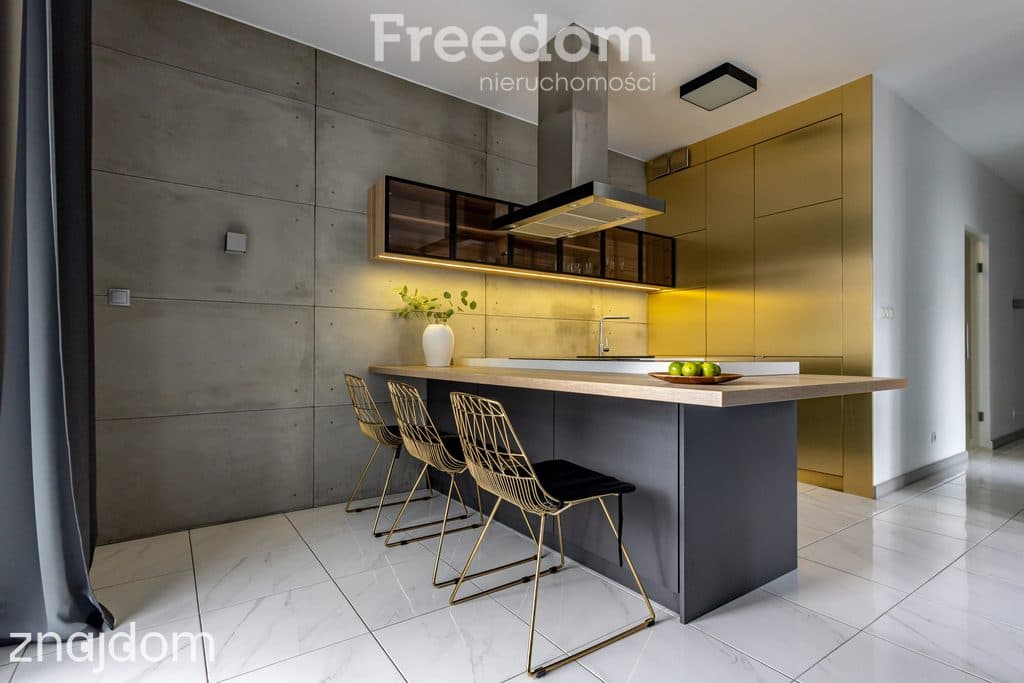 Apartament z widokiem na Ratusz i dwoma balkonami - zdjęcie 7