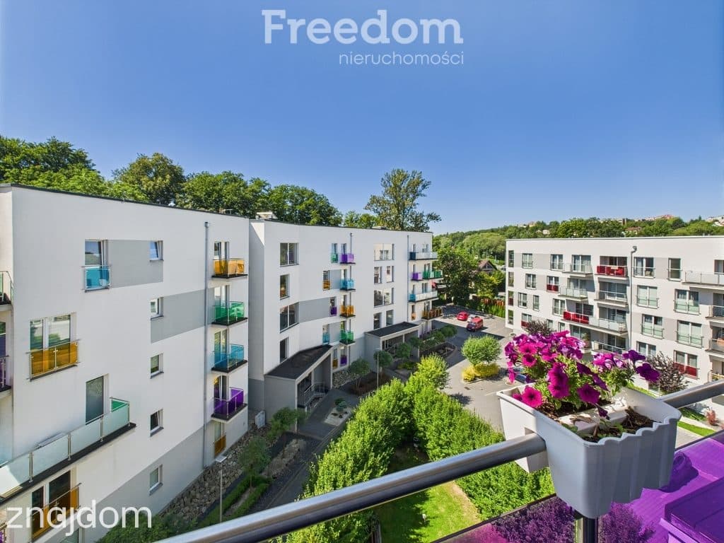 Wygodny, elegancki apartament z garażem - zdjęcie 16