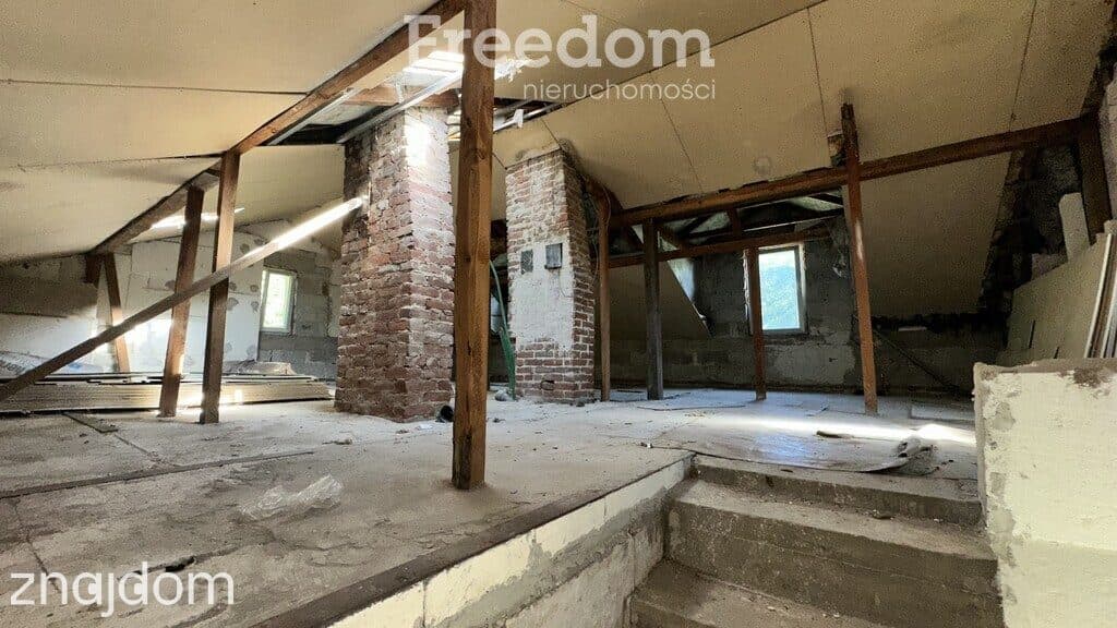 Dom z dużą działką na sprzedaż- możliwość inwestycyjna - zdjęcie 3