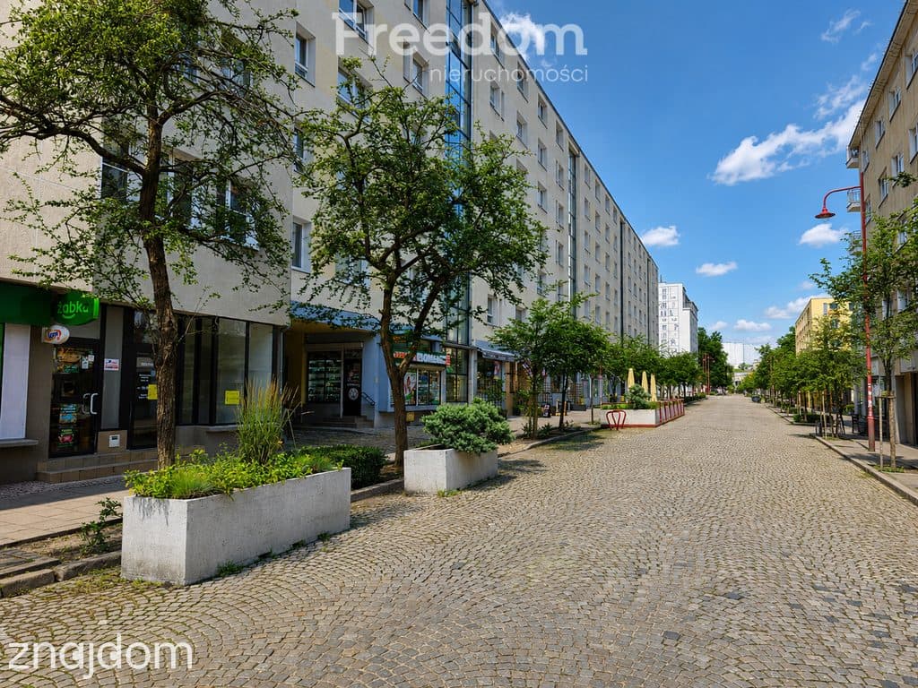 Kawalerka w centrum Gdyni ze słonecznym balkonem - zdjęcie 2