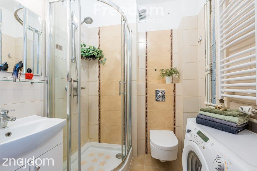 Kawalerka 23,80 m2 z oddzielną kuchnią. - zdjęcie 3