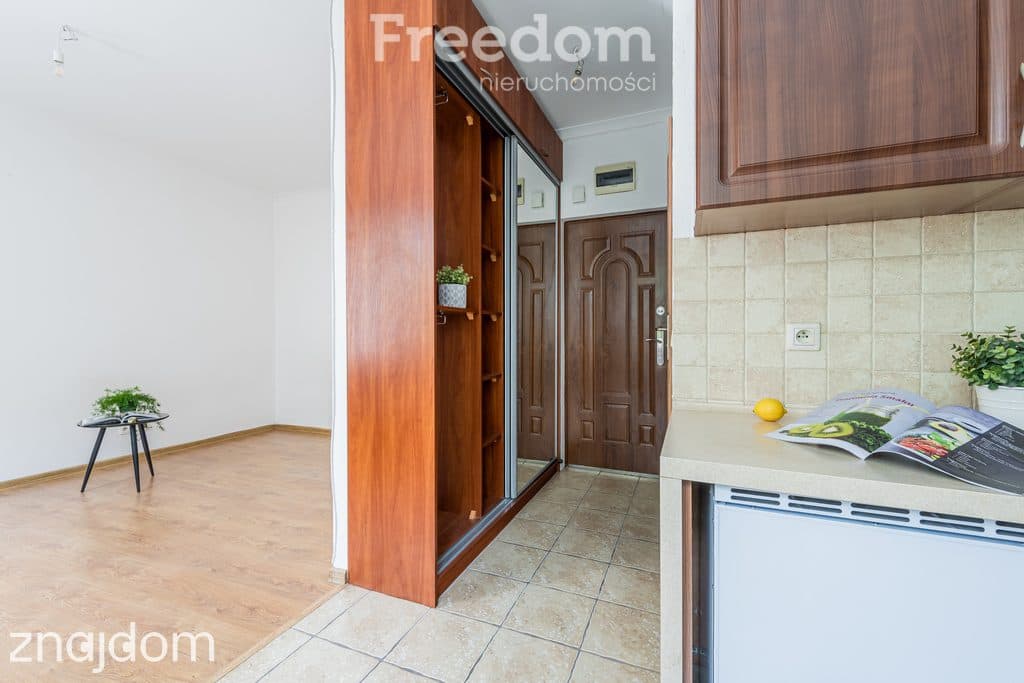 Kawalerka 23,80 m2 z oddzielną kuchnią. - zdjęcie 4
