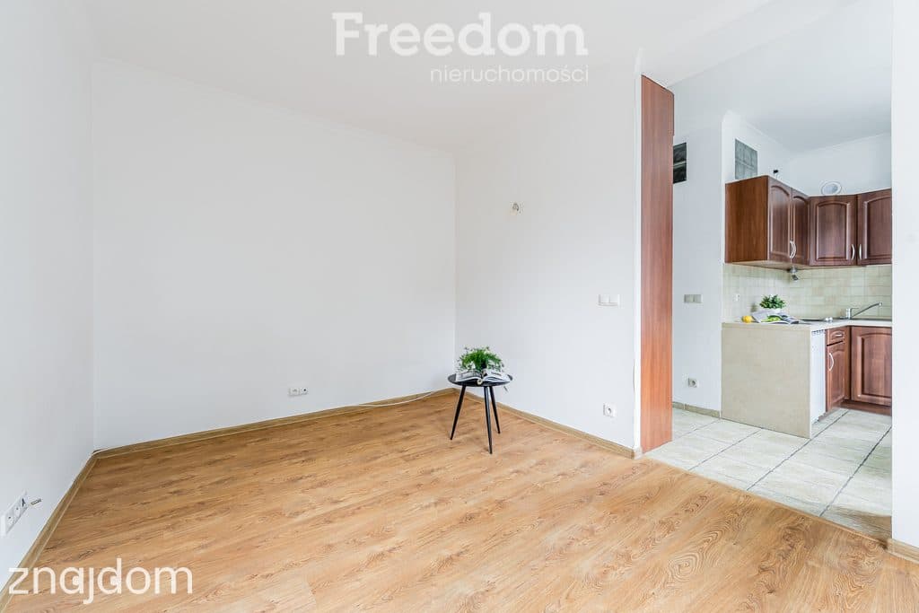 Kawalerka 23,80 m2 z oddzielną kuchnią. - zdjęcie 7
