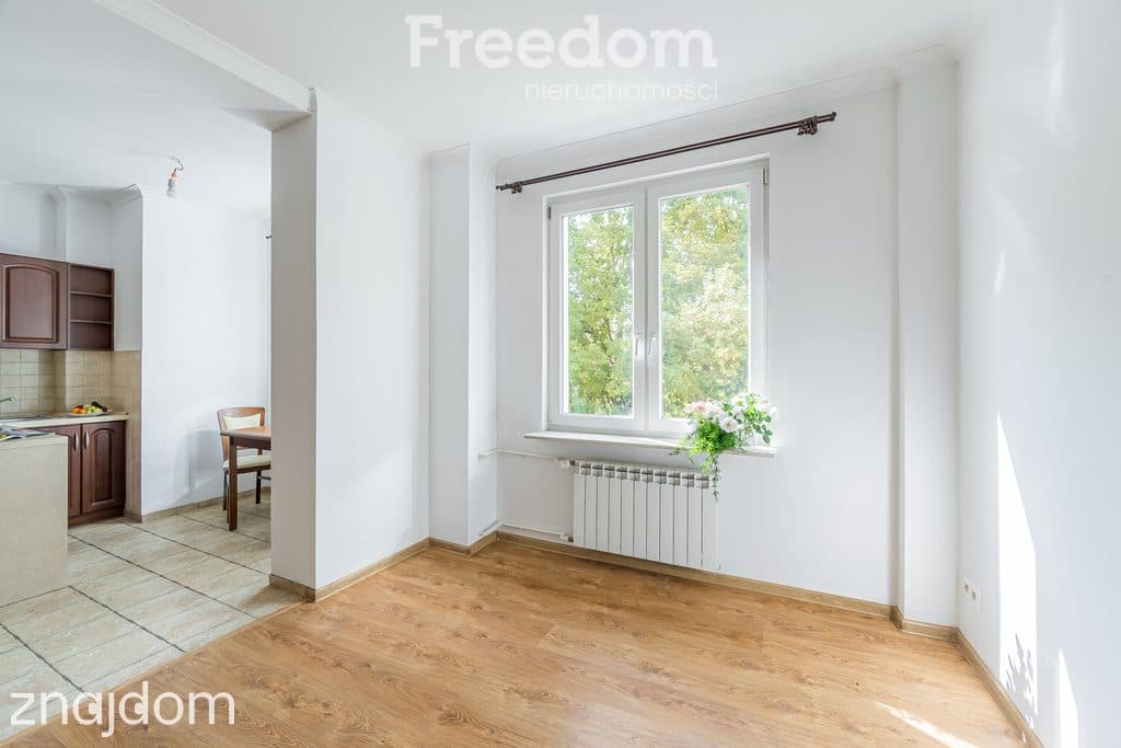 Kawalerka 23,80 m2 z oddzielną kuchnią. - zdjęcie 9