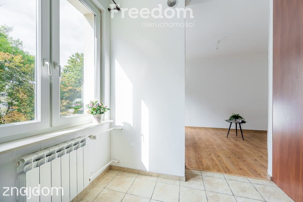 Kawalerka 23,80 m2 z oddzielną kuchnią. - zdjęcie 12