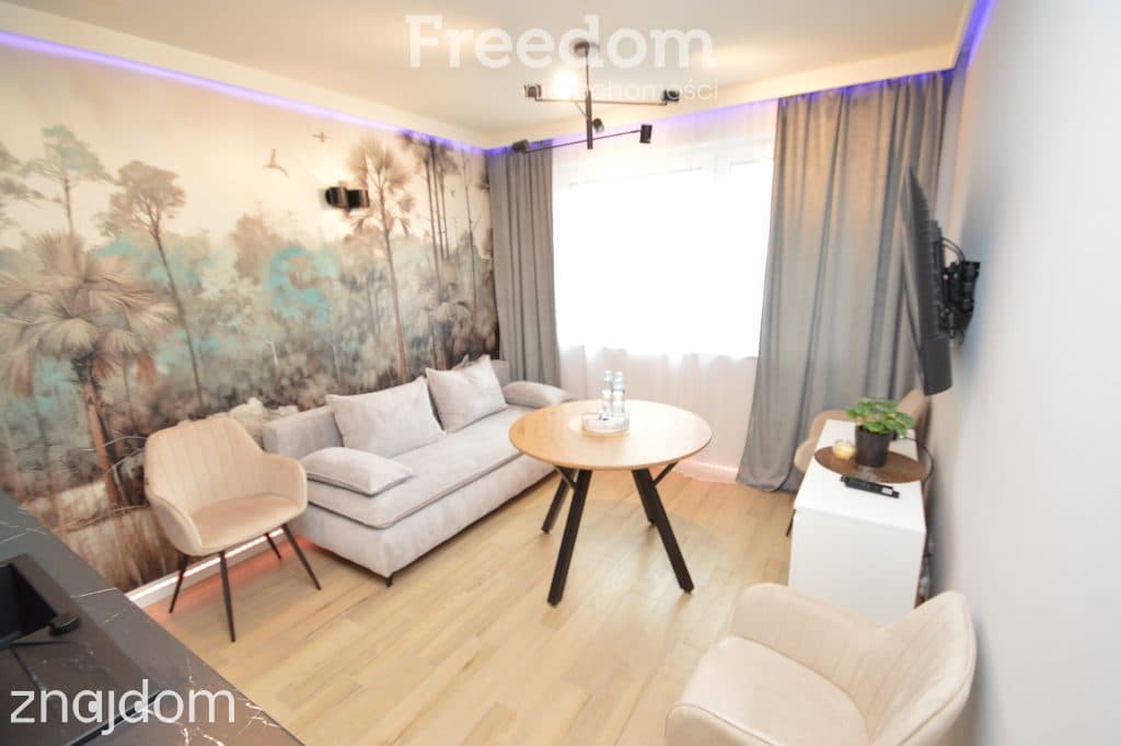 Nowy apartament z balkonem.