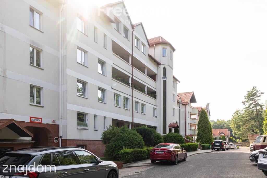 Duze, komfortowe mieszkanie w otoczeniu lasu - zdjęcie 16