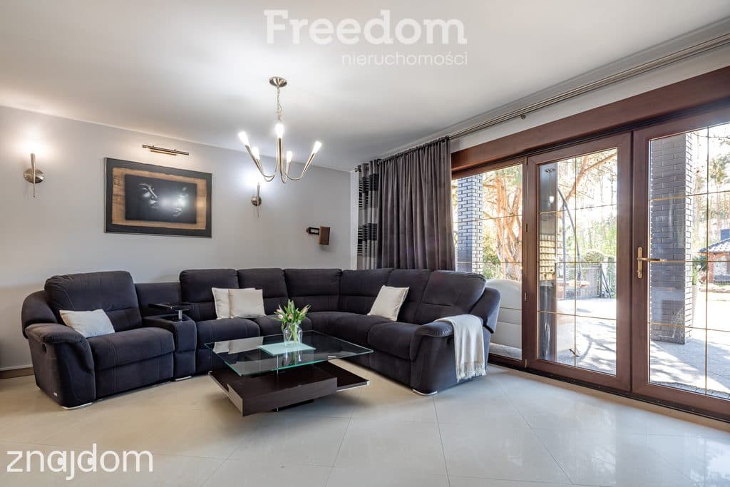 Gotowy dom 254 m² w otoczeniu lasu!