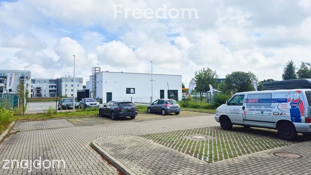 Lokal usługowy z dużą ilością miejsc parkingowych - zdjęcie 10