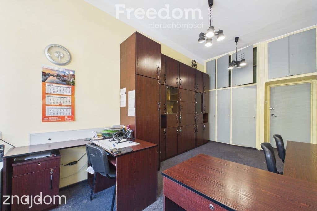 Lokal 18 m² w centrum, do własnej aranżacji - zdjęcie 3