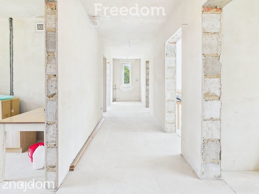 Duża działka 2500 m² i dom 250 m² z potencjałem - zdjęcie 6