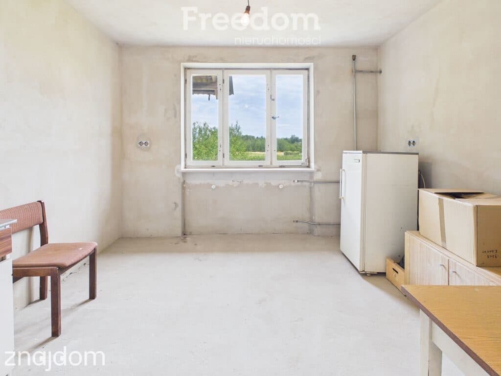 Duża działka 2500 m² i dom 250 m² z potencjałem - zdjęcie 8