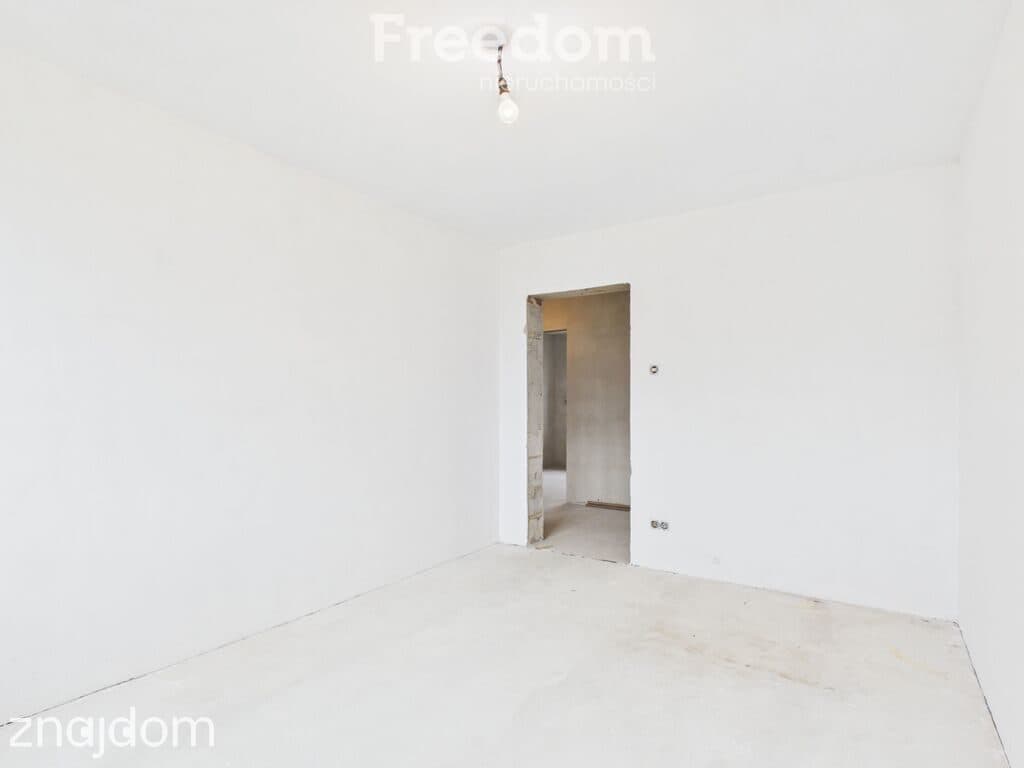 Duża działka 2500 m² i dom 250 m² z potencjałem - zdjęcie 18