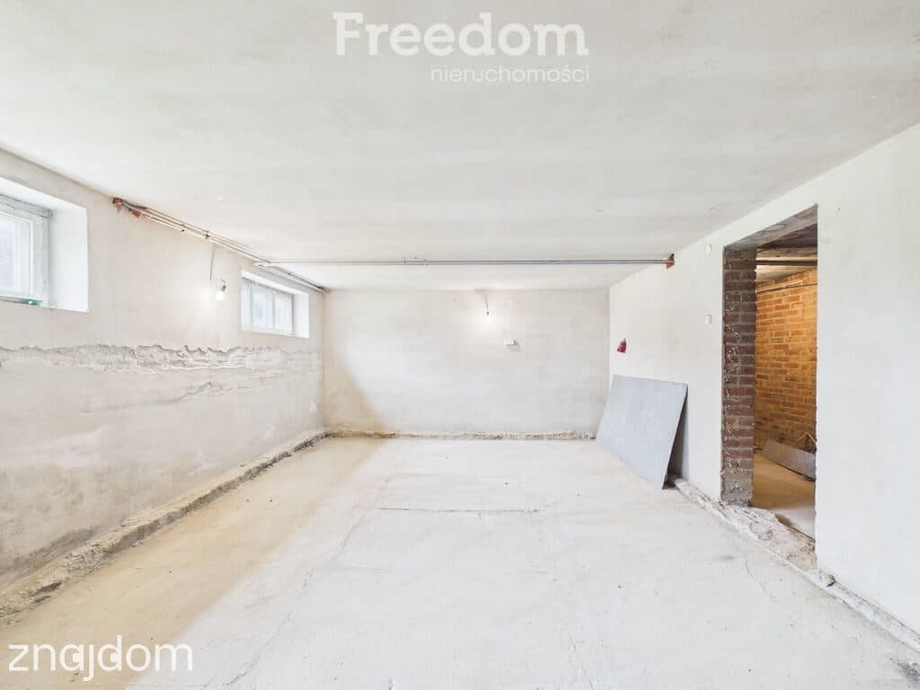 Duża działka 2500 m² i dom 250 m² z potencjałem - zdjęcie 19