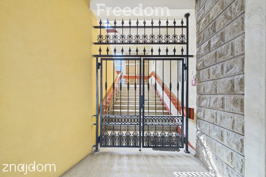 Lokal 154 m² z parkingiem w centrum miasta - zdjęcie 14