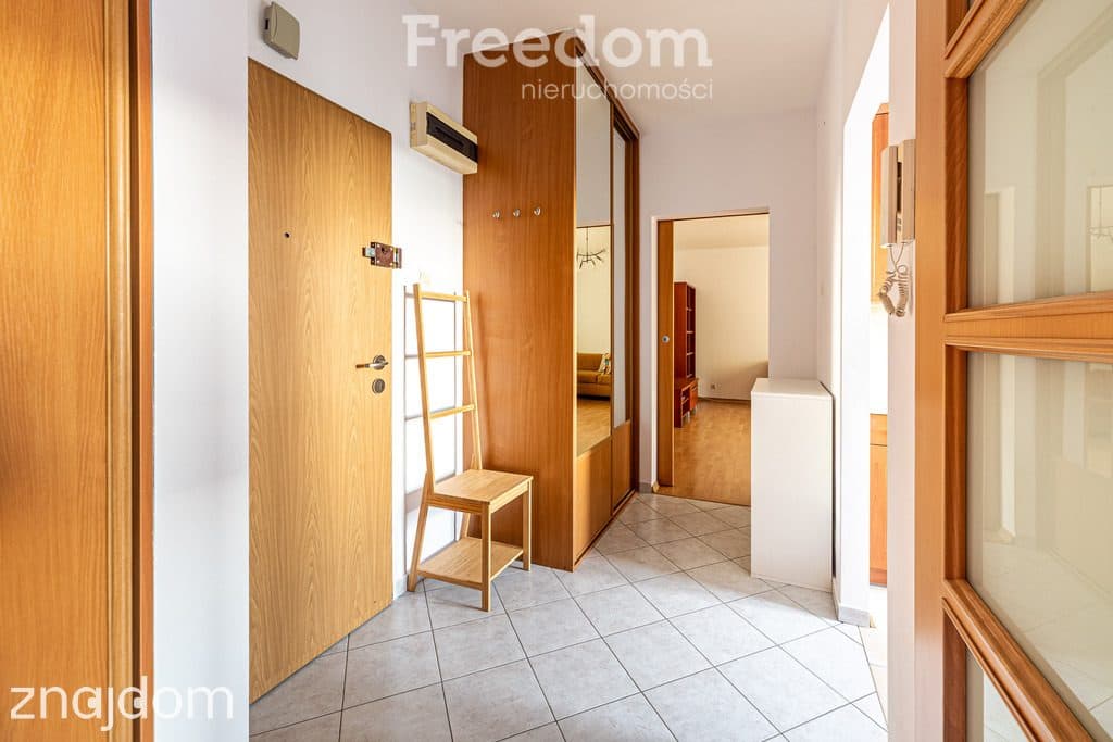 2 pokoje, oddzielna kuchnia, balkon, parking - zdjęcie 9