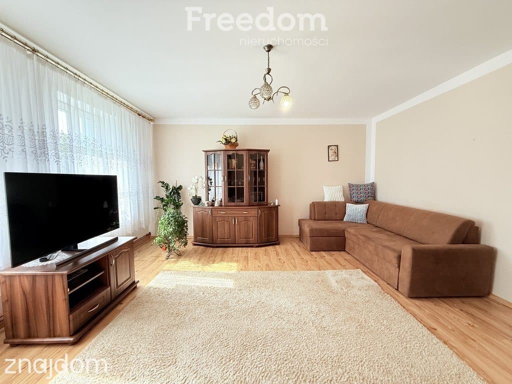 Połowa Domu z dużym ogrodem i garażem - zdjęcie 3