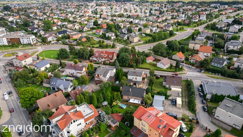 Dom wolnostojący z dwoma mieszkaniami - zdjęcie 16