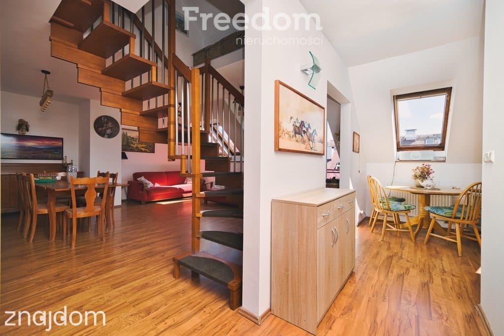 Dwupoziomowy unikat na Jarotach – 108,80 m². - zdjęcie 6