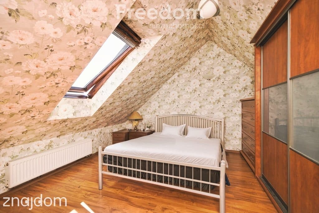 Dwupoziomowy unikat na Jarotach – 108,80 m². - zdjęcie 13