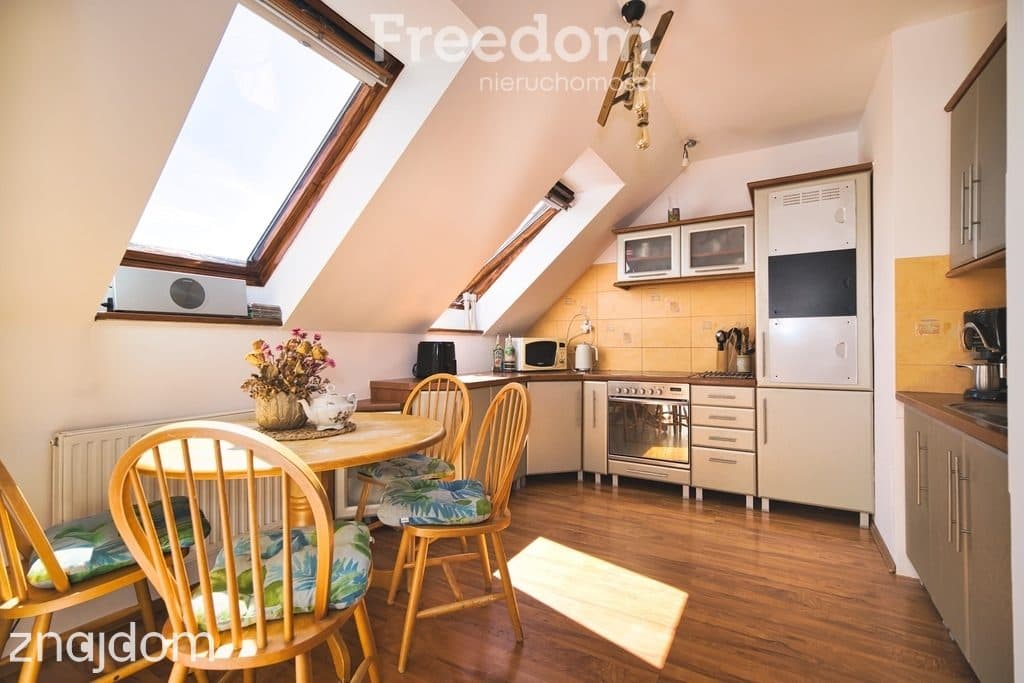 Dwupoziomowy unikat na Jarotach – 108,80 m². - zdjęcie 4