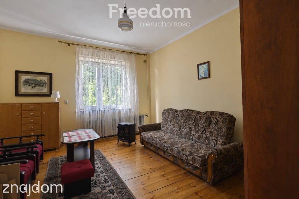 Dom z dużą działką i przestrzenią na Twoje plany - zdjęcie 9