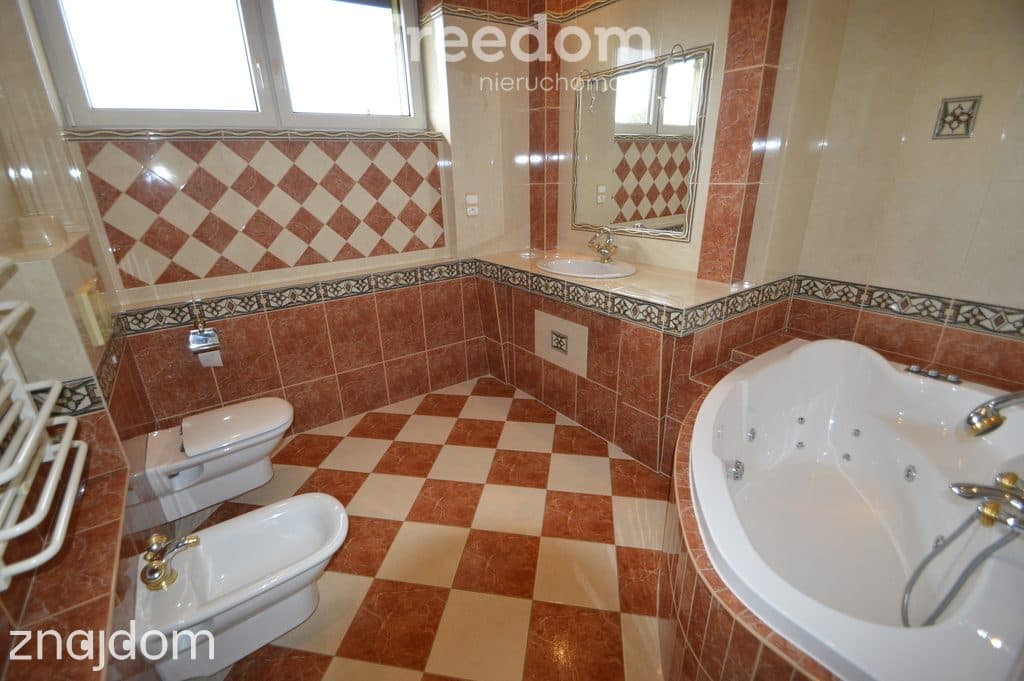 Duży dom 300 m2/3 mieszkania/pod najem/ogród/garaż - zdjęcie 12