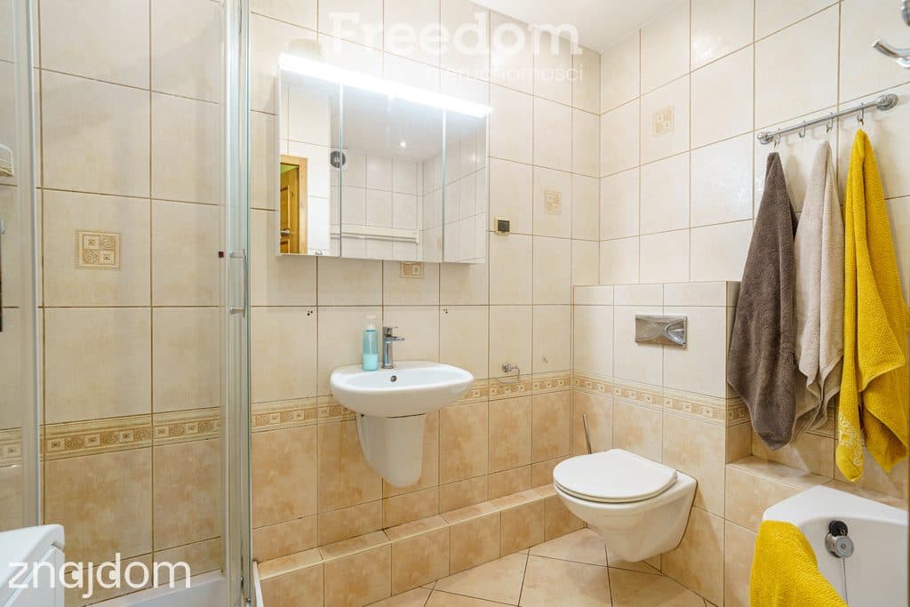 3-pokojowe mieszkanie z balkonem - zdjęcie 3