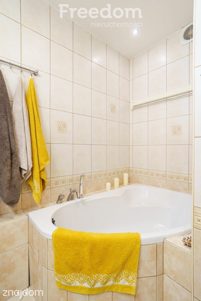 3-pokojowe mieszkanie z balkonem - zdjęcie 4