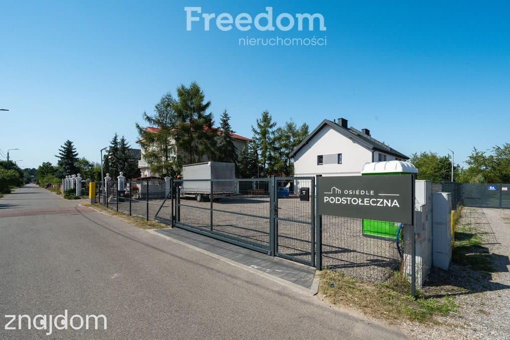3-pokoje z poddaszem i 2 miejscami parkingowymi - zdjęcie 2