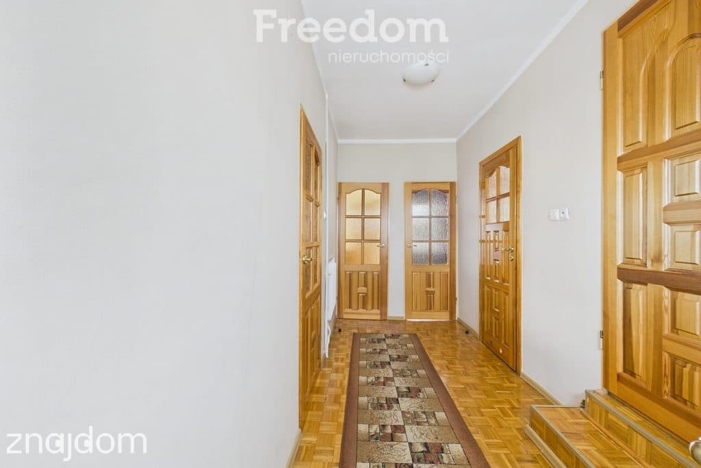 Urokliwy dom z ogrodem w świetnej lokalizacji - zdjęcie 9
