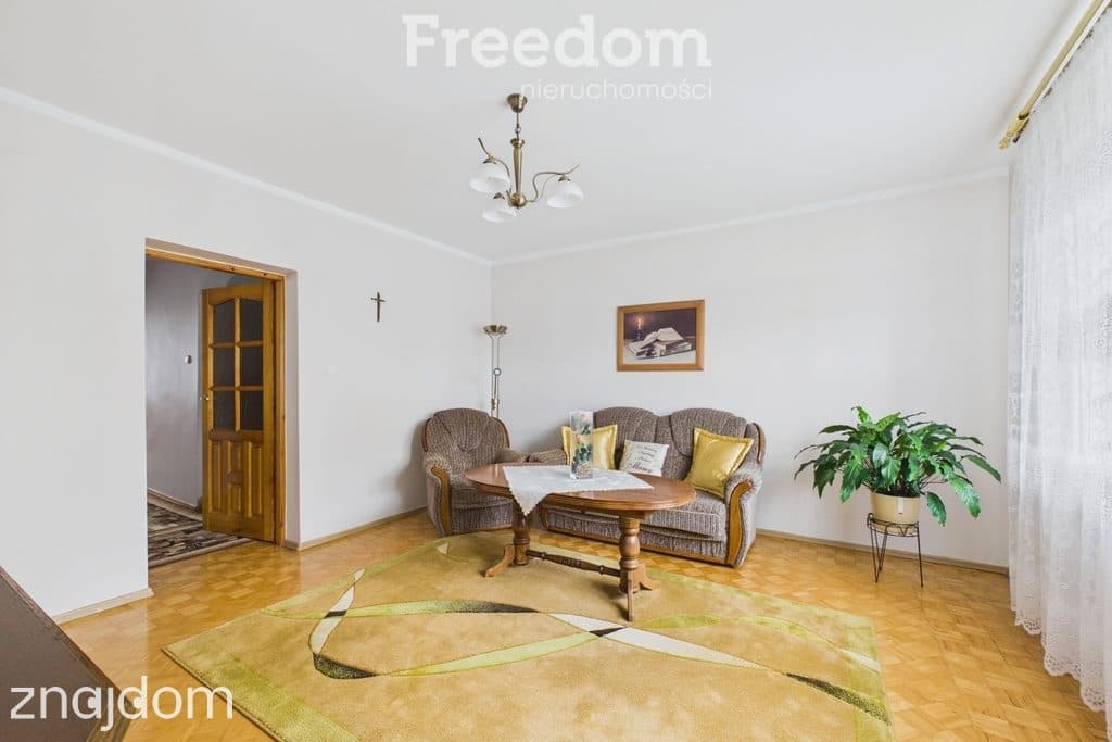 Urokliwy dom z ogrodem w świetnej lokalizacji - zdjęcie 13