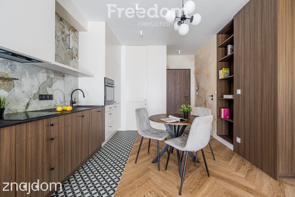 Nowe, studio, Kierbedzia, balkon, garaż - zdjęcie 11