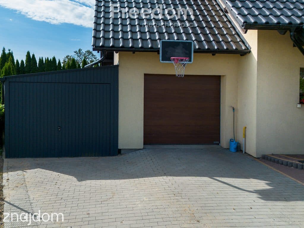 Dom wolnostojący z 5 pokojami i 2 garażami - zdjęcie 19