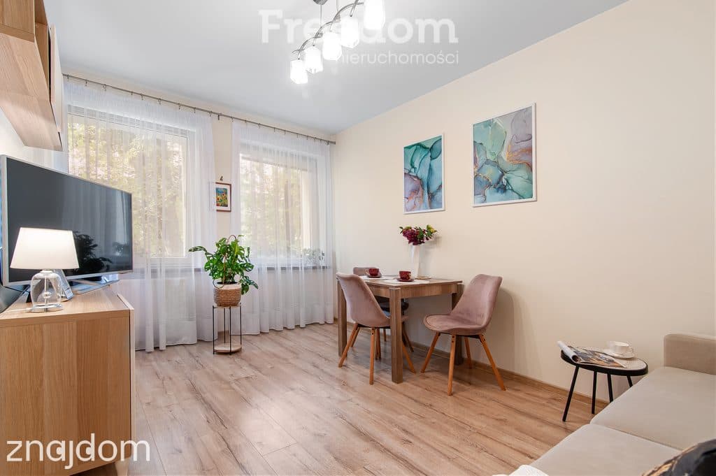 Na sprzedaż urocza kawalerka na parterze - zdjęcie 6